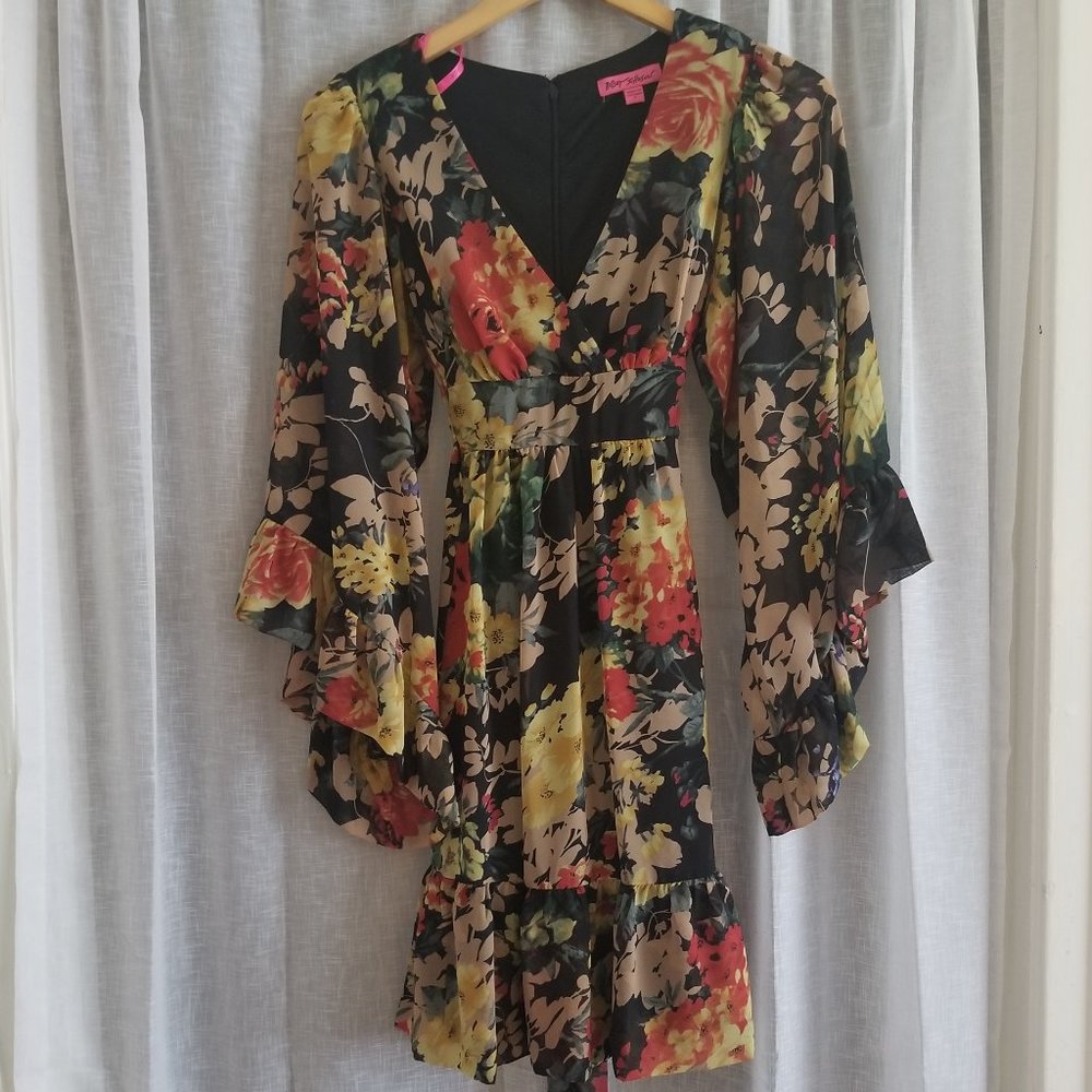 Betsey Johnson - Floral, Bell Sleeve Dress
